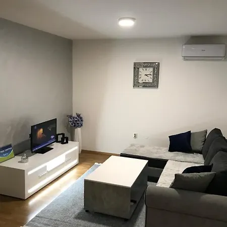 Apartman/stan Na Dan Apartment *