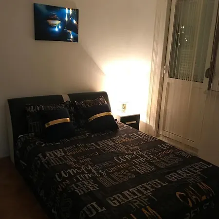 Apartment Apartman/stan Na Dan *