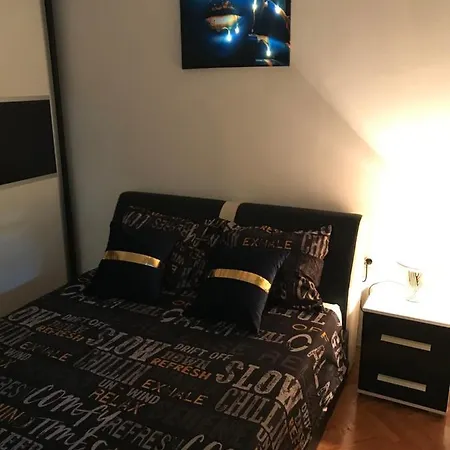 Apartman/stan Na Dan Apartment